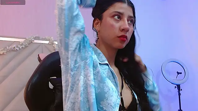 Adisson Tay online show from November 2025 04:12:01 AM