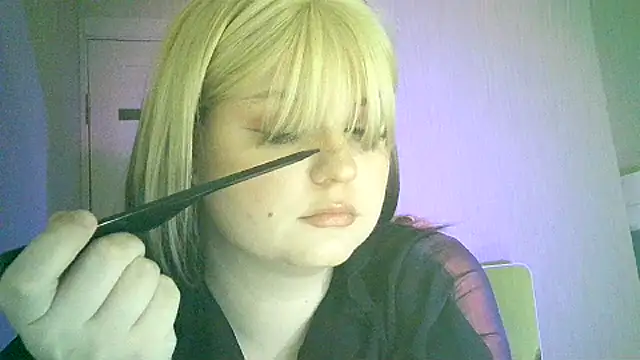 Snapshot of Roman_Moore chatting on October 2025 11:26:02 PM Roman Moore online show from October 2025 11:26:02 PM