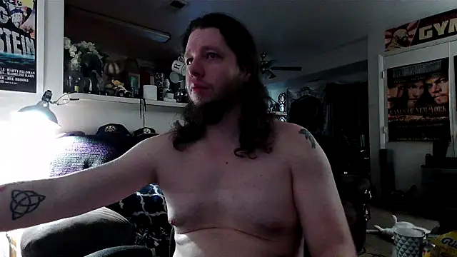 biggerisbetter12 online show from November 2025 10:10:01 PM