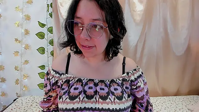 Milie yue online show from November 2025 02:08:01 PM