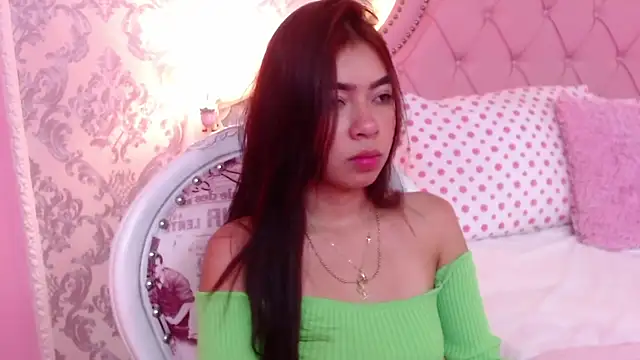 Snapshot of GabrielaSuarez chatting on October 2025 01:39:01 PM GabrielaSuarez online show from October 2025 01:39:01 PM