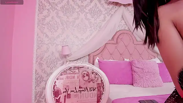 Snapshot of GabrielaSuarez chatting on November 2025 12:49:01 PM GabrielaSuarez online show from November 2025 12:49:01 PM