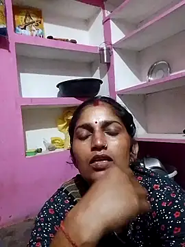 Snapshot of Pooja_shre chatting on November 2025 01:08:01 AM Pooja shre online show from November 2025 01:08:01 AM