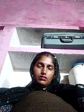 Snapshot of Pooja_shre chatting on November 2025 02:17:01 PM Pooja shre online show from November 2025 02:17:01 PM