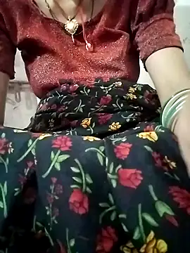 Snapshot of OliveGreen22 chatting on October 2025 09:11:04 AM OliveGreen22 online show from October 2025 09:11:04 AM