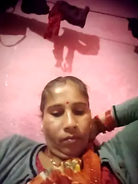 Snapshot of OliveGreen22 chatting on November 2025 07:07:01 AM OliveGreen22 online show from November 2025 07:07:01 AM