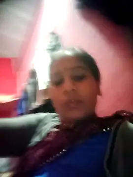 Snapshot of OliveGreen22 chatting on November 2025 01:37:01 AM OliveGreen22 online show from November 2025 01:37:01 AM