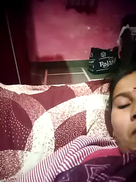 Snapshot of OliveGreen22 chatting on November 2025 12:32:02 AM OliveGreen22 online show from November 2025 12:32:02 AM