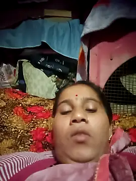 Snapshot of OliveGreen22 chatting on November 2025 01:05:02 AM OliveGreen22 online show from November 2025 01:05:02 AM