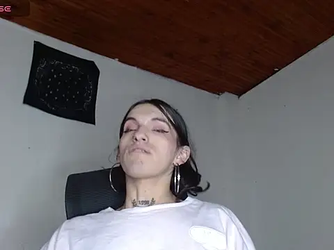 Scarlett crastrawberry online show from April 2026 02:02:01 AM