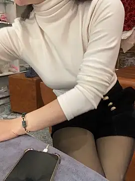 Snapshot of Phale2x chatting on November 2025 07:18:01 AM Phale2x online show from November 2025 07:18:01 AM