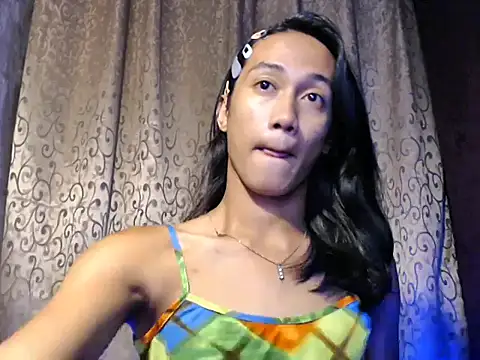 Snapshot of taylaxuxu chatting on November 2025 09:47:01 PM taylaxuxu online show from November 2025 09:47:01 PM