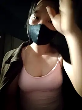 Snapshot of linh-miu99 chatting on November 2025 05:08:01 PM linh-miu99 online show from November 2025 05:08:01 PM