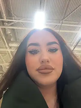 Snapshot of KiraSunshine chatting on December 2025 03:55:02 AM KiraSunshine online show from December 2025 03:55:02 AM