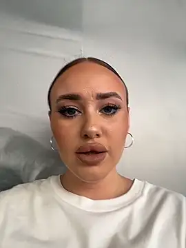 KiraSunshine online show from February 2026 06:10:01 AM