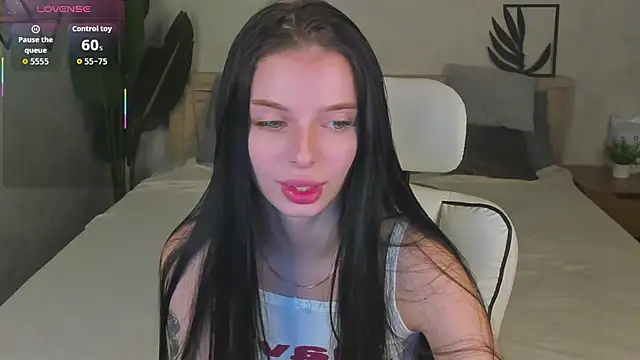 Eva Mayers online show from November 2025 12:02:01 AM