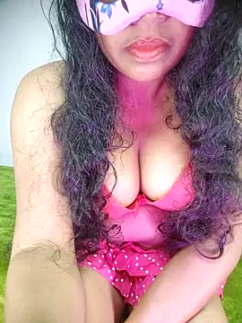 Snapshot of SL_queen1 chatting on November 2025 09:08:02 AM SL queen1 online show from November 2025 09:08:02 AM