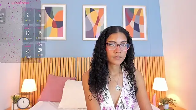 Snapshot of AuroraPinkk chatting on December 2025 01:38:01 PM AuroraPinkk online show from December 2025 01:38:01 PM