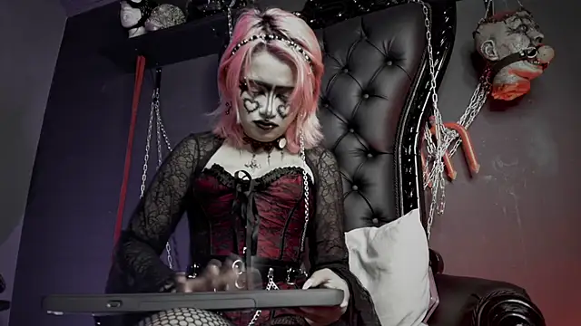 Navier   online show from February 2026 08:38:01 PM