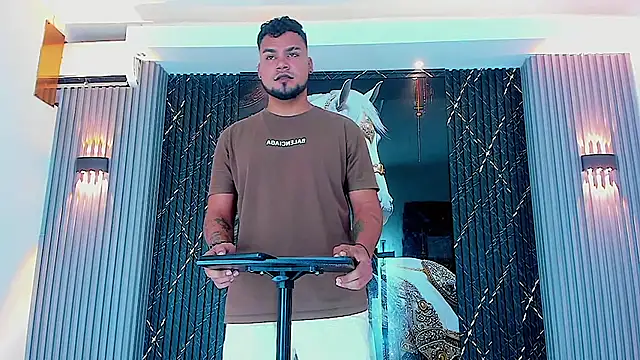 Snapshot of handsome_boys22 chatting on October 2025 01:35:02 PM handsome boys22 online show from October 2025 01:35:02 PM