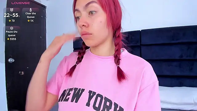 melanie roux   online show from November 2025 12:39:02 PM