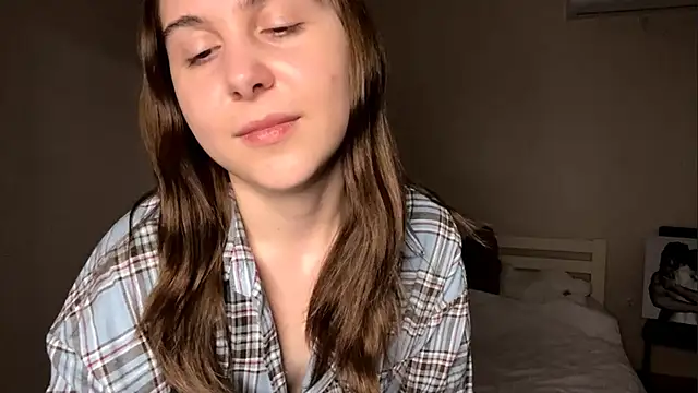 Snapshot of MyraLitterers chatting on December 2025 07:53:02 PM MyraLitterers online show from December 2025 07:53:02 PM