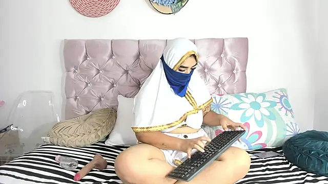 Snapshot of Inaya_Khalifa chatting on November 2025 03:05:01 AM Inaya Khalifa online show from November 2025 03:05:01 AM