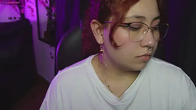 littlee red online show from May 2026 10:29:01 PM