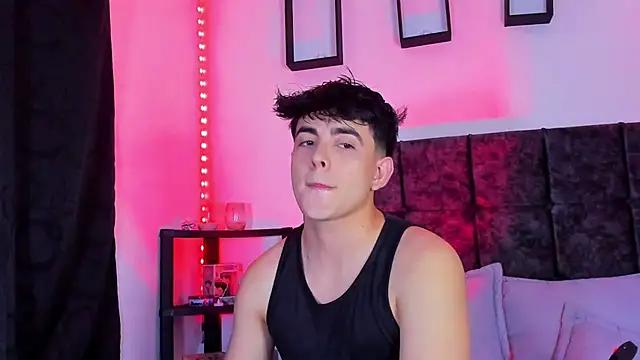 Snapshot of Theo_Noxxx chatting on November 2025 08:30:02 PM Theo Noxxx online show from November 2025 08:30:02 PM