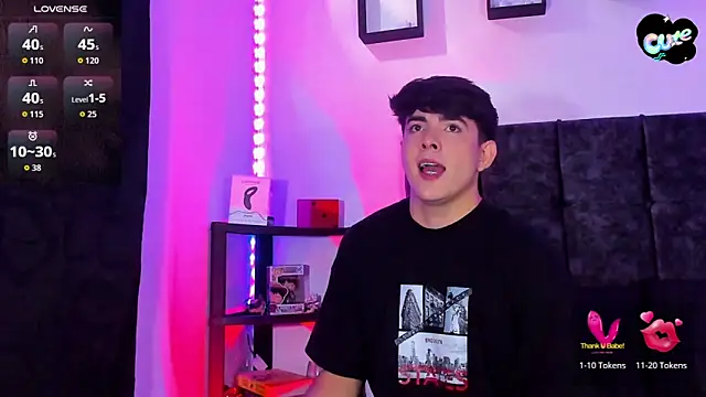 Snapshot of Theo_Noxxx chatting on November 2025 06:57:02 PM Theo Noxxx online show from November 2025 06:57:02 PM