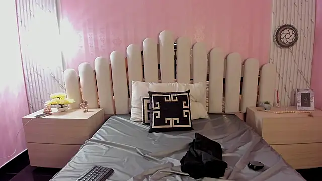 Snapshot of Isabella_Marsh chatting on November 2025 12:04:02 PM Isabella Marsh online show from November 2025 12:04:02 PM