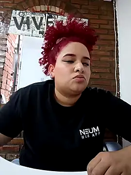 Snapshot of Curly-98 chatting on November 2025 07:39:02 PM Curly-98 online show from November 2025 07:39:02 PM