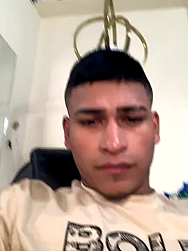 Snapshot of Emiliano_Reyes chatting on December 2025 03:24:01 AM Emiliano Reyes online show from December 2025 03:24:01 AM