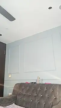 Orianabluee  online show from November 2025 03:43:02 AM