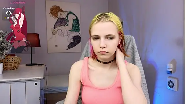 Snapshot of MitaSide chatting on November 2025 08:41:01 PM MitaSide online show from November 2025 08:41:01 PM