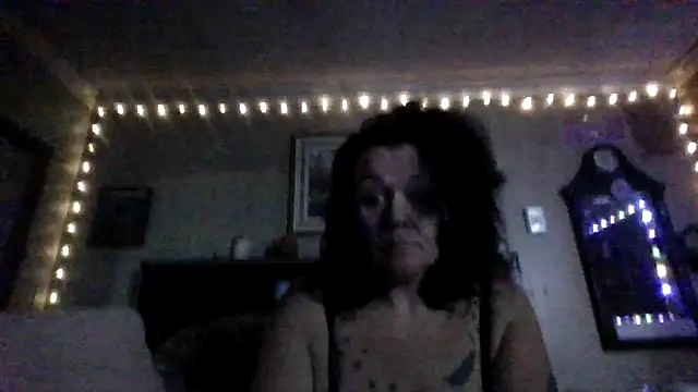 ravenlove1986 online show from December 2025 10:19:01 AM