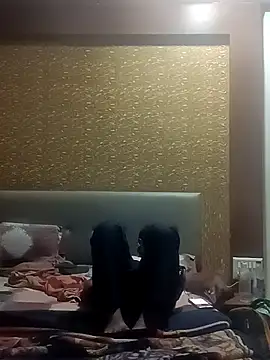 RNlov online show from November 2025 12:55:02 AM