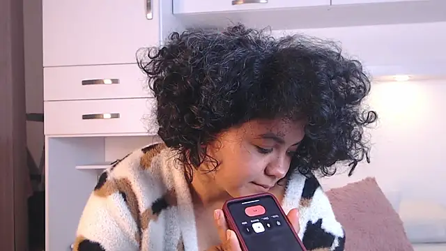 Snapshot of MartiRuis10 chatting on October 2025 08:37:02 PM MartiRuis10 online show from October 2025 08:37:02 PM