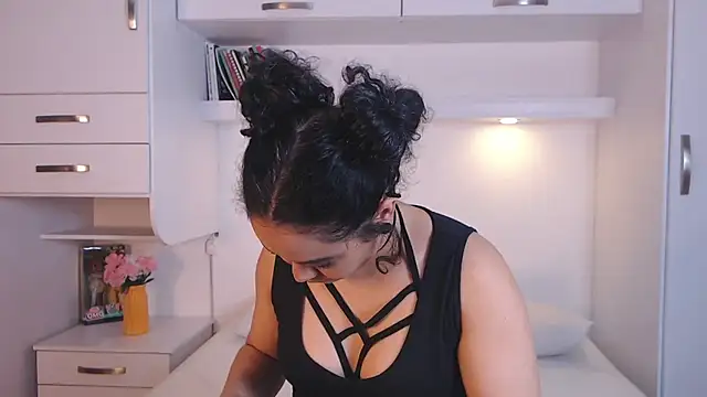 Snapshot of MartiRuis10 chatting on November 2025 12:12:01 AM MartiRuis10 online show from November 2025 12:12:01 AM