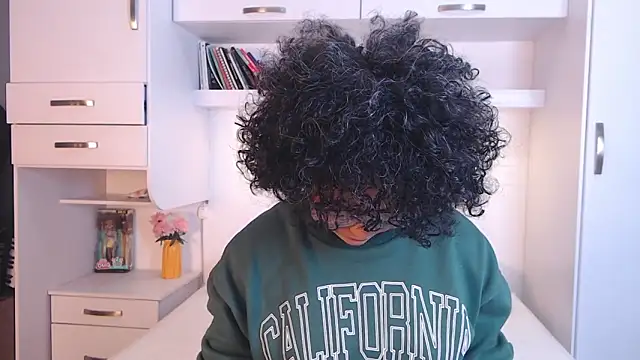 Snapshot of MartiRuis10 chatting on December 2025 08:14:01 PM MartiRuis10 online show from December 2025 08:14:01 PM