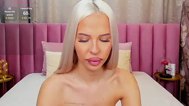 Snapshot of KailaCrystall chatting on October 2025 01:17:01 AM KailaCrystall online show from October 2025 01:17:01 AM