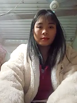 Squirrel-Pear online show from November 2025 01:08:02 AM