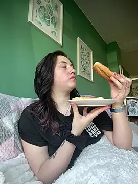 Snapshot of YourFrenchFeliciexo chatting on April 2026 10:21:02 AM YourFrenchFeliciexo online show from April 2026 10:21:02 AM