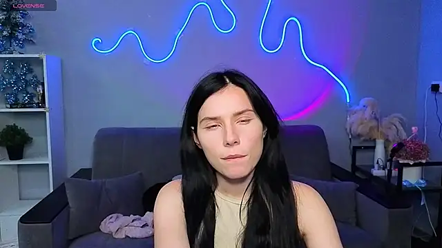 Snapshot of Mell_Hyees chatting on December 2025 06:06:01 PM Mell Hyees online show from December 2025 06:06:01 PM