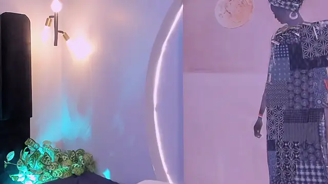 Snapshot of Juli_Casanova chatting on November 2025 03:27:02 AM Juli Casanova online show from November 2025 03:27:02 AM