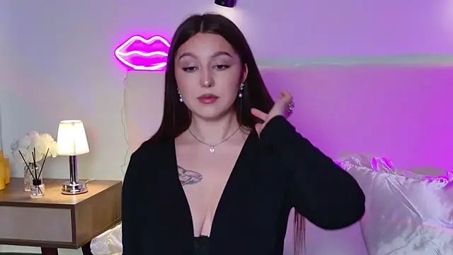 Snapshot of _Tessa_May_ chatting on October 2025 09:27:01 PM Tessa May online show from October 2025 09:27:01 PM