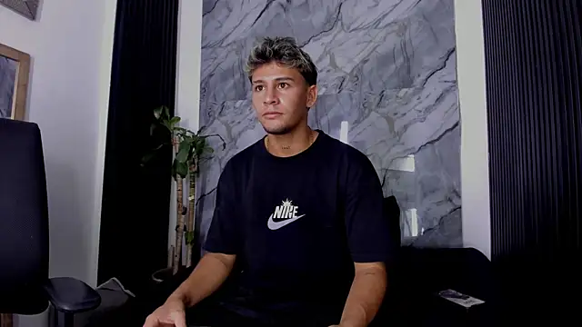 Snapshot of Alan-Smith1 chatting on November 2025 07:57:01 PM Alan-Smith1 online show from November 2025 07:57:01 PM