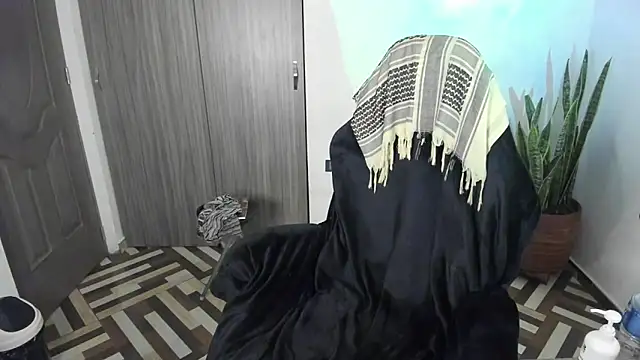 Snapshot of FreszX chatting on December 2025 04:47:02 PM FreszX online show from December 2025 04:47:02 PM