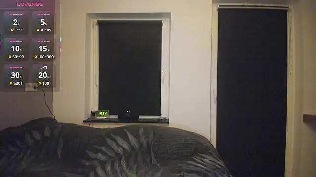 Snapshot of MiaRides19 chatting on October 2025 06:25:02 PM MiaRides19 online show from October 2025 06:25:02 PM