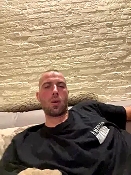 Snapshot of Rotteei1 chatting on October 2025 06:56:01 PM Rotteei1 online show from October 2025 06:56:01 PM